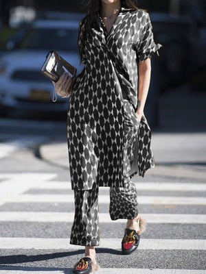 Fashionable And Simple V Neck Polka Dot Short-Sleeved Top Pants Suit